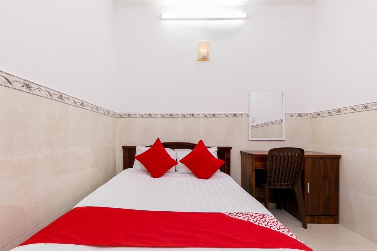 Oyo 372 Vy Ha Hotel Ho Chi Minh City Exterior photo