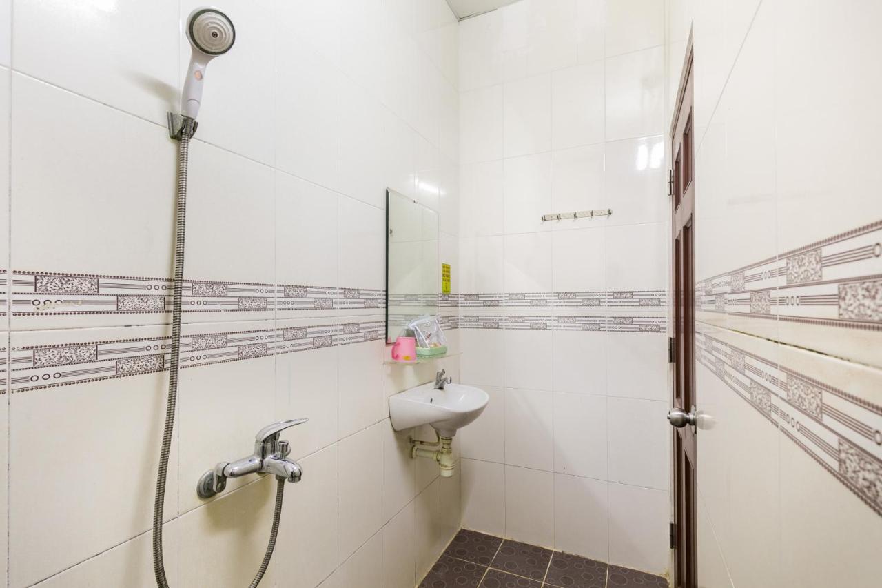 Oyo 372 Vy Ha Hotel Ho Chi Minh City Exterior photo