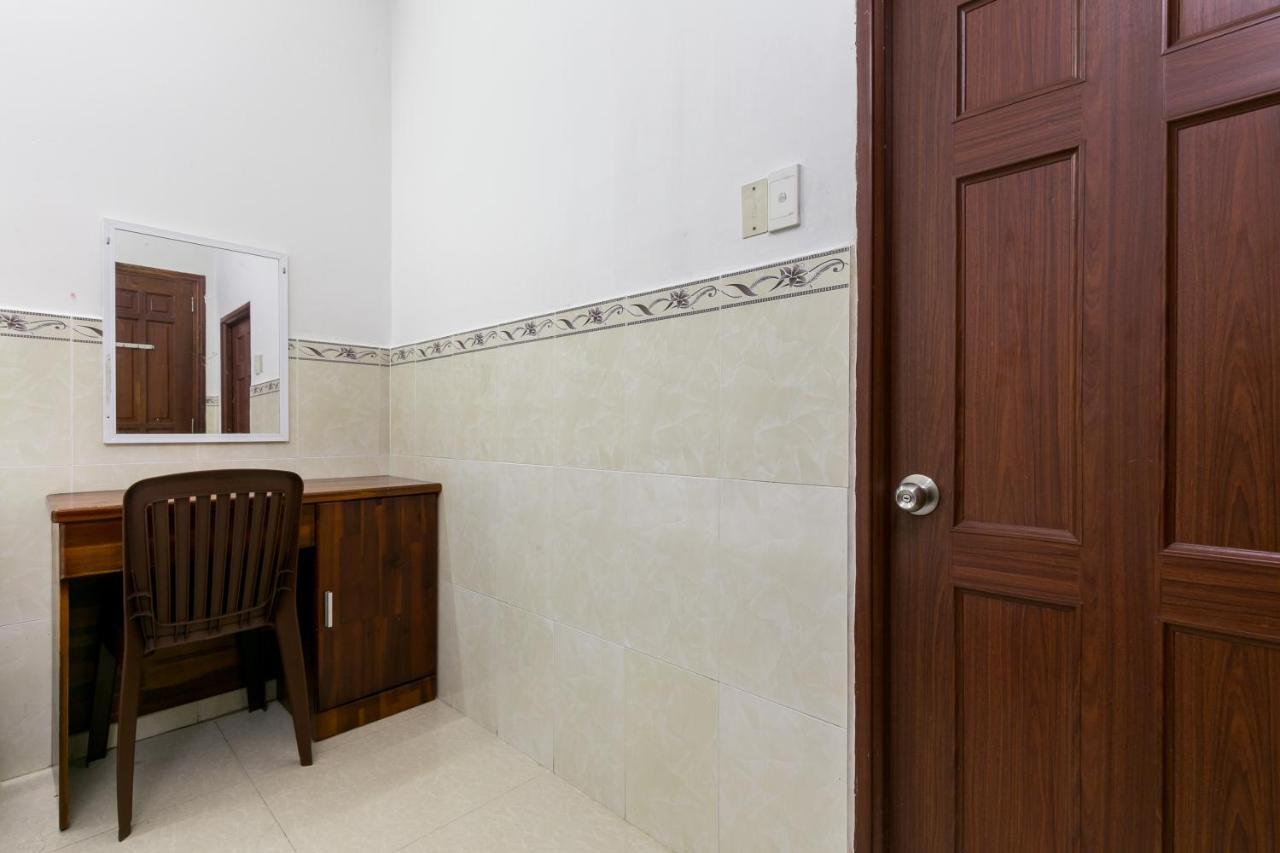 Oyo 372 Vy Ha Hotel Ho Chi Minh City Exterior photo